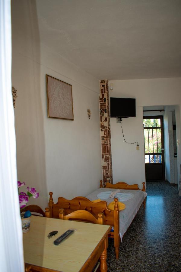 Efterpi Aggeli Appartement Loutrópolis Thermís Buitenkant foto