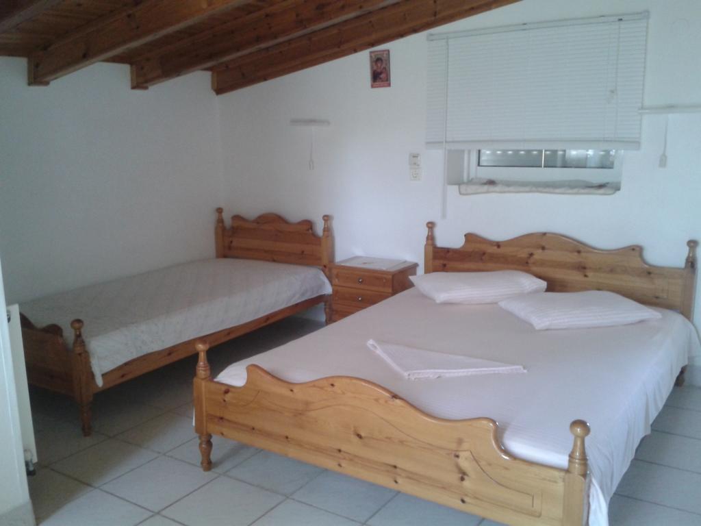 Efterpi Aggeli Appartement Loutrópolis Thermís Kamer foto